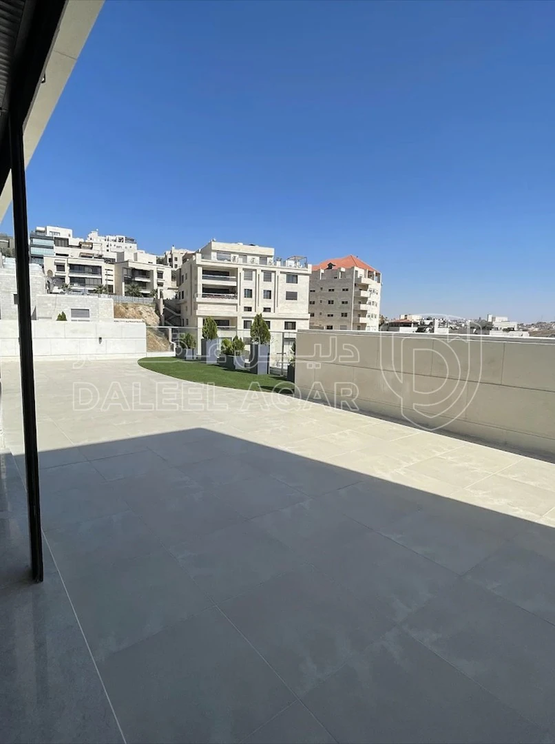 شقة في Youssef Abu Hajleh - 675,000 دأ - صورة 1